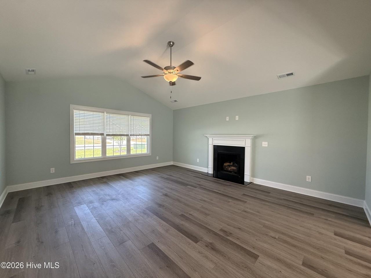 1019 Croaker Ct - Photo 6 of 31