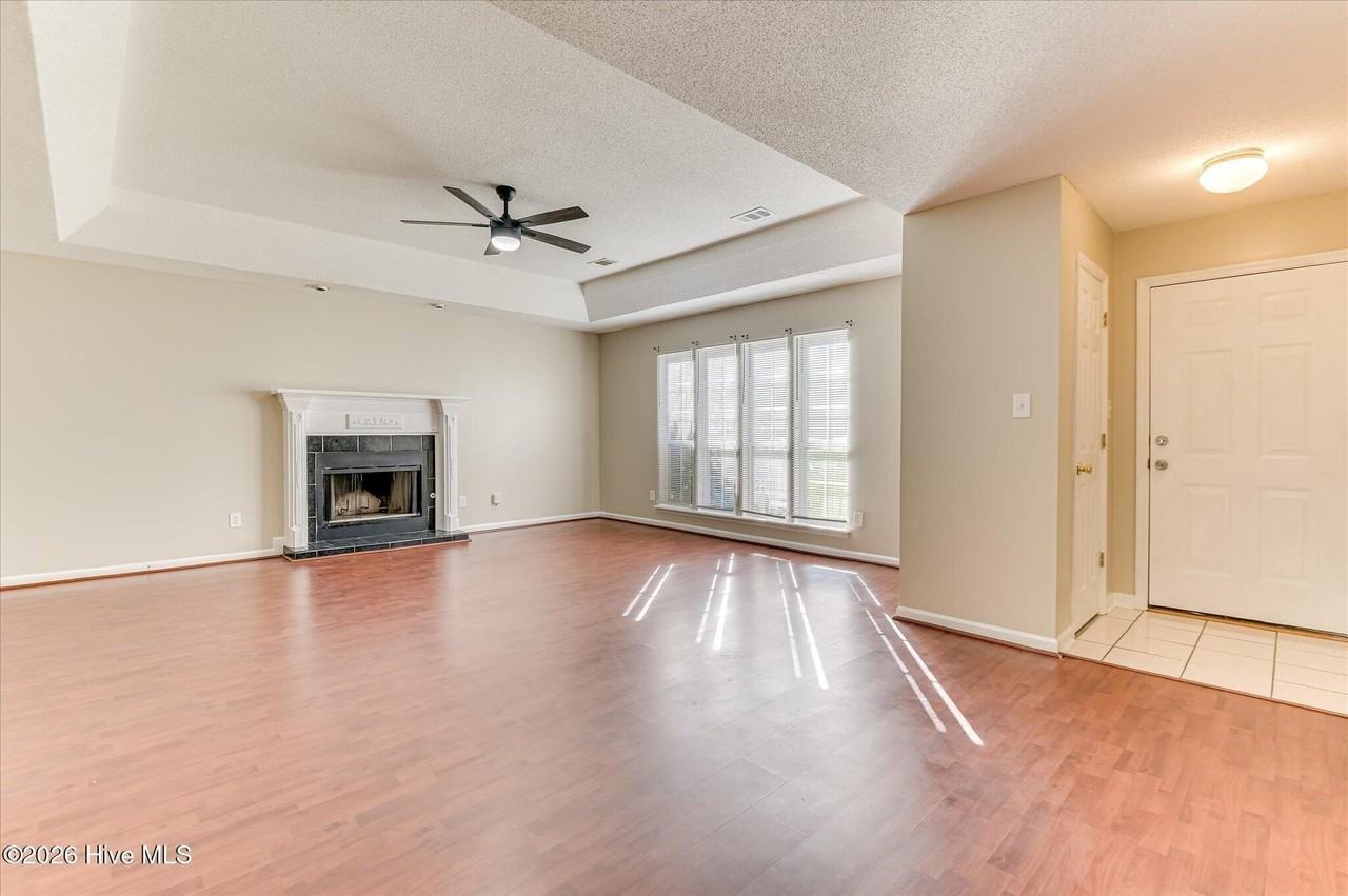 401 Crown Mill Dr - Photo 3 of 43