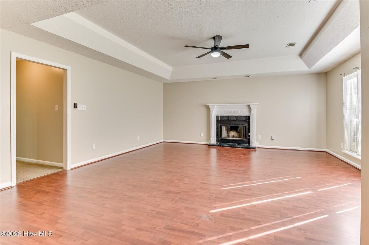 401 Crown Mill Dr - Photo 4 of 43