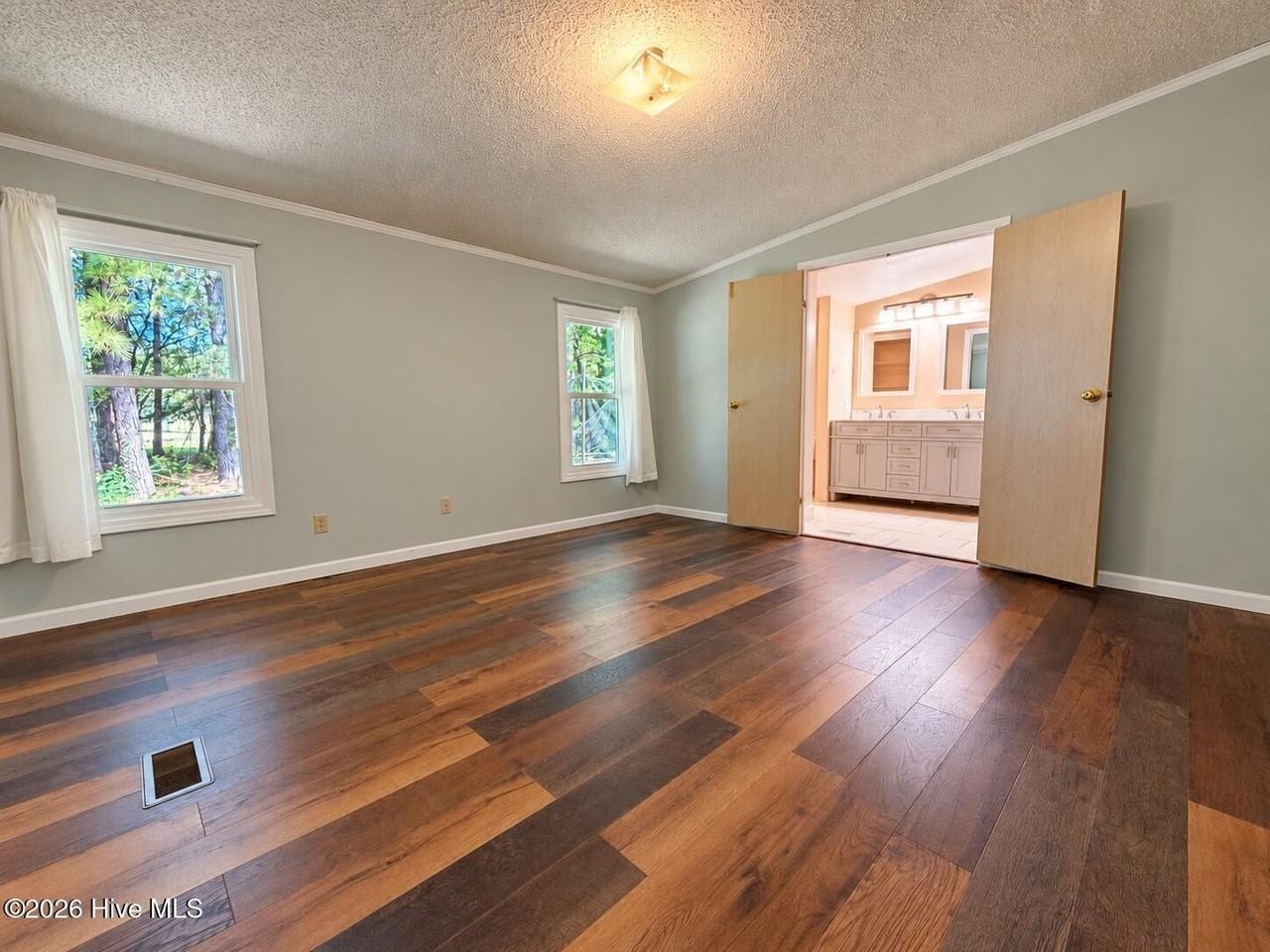 101 Maplecrest Way - Photo 5 of 17