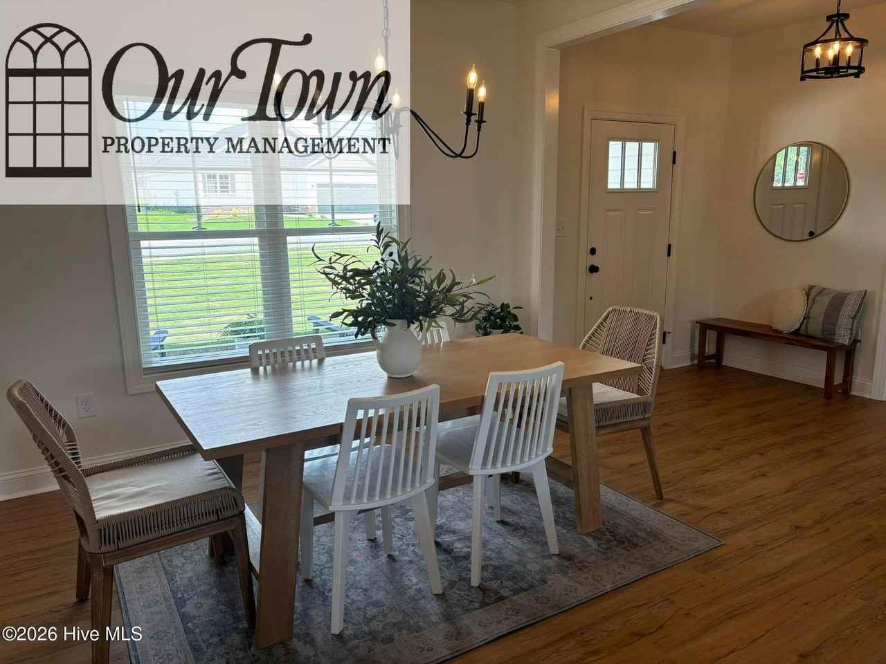 3717 Lightwater Ln - Photo 3 of 11
