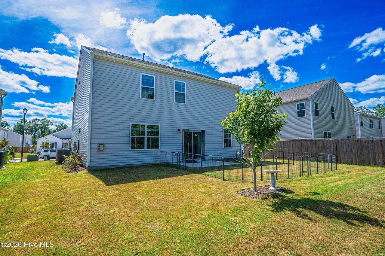 1017 Ella Bengel Dr - Photo 4 of 29