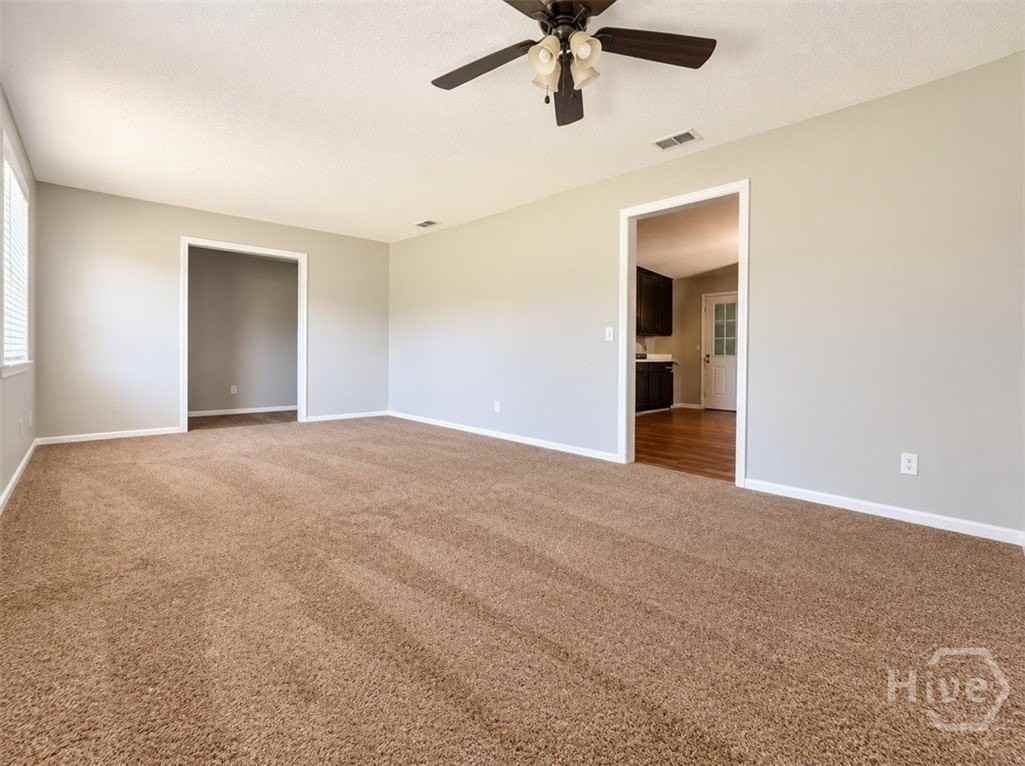627 Georgia Ave - Photo 5 of 23