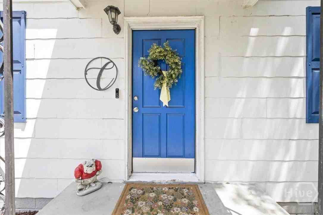 410 Pinehurst Pl - Photo 3 of 28