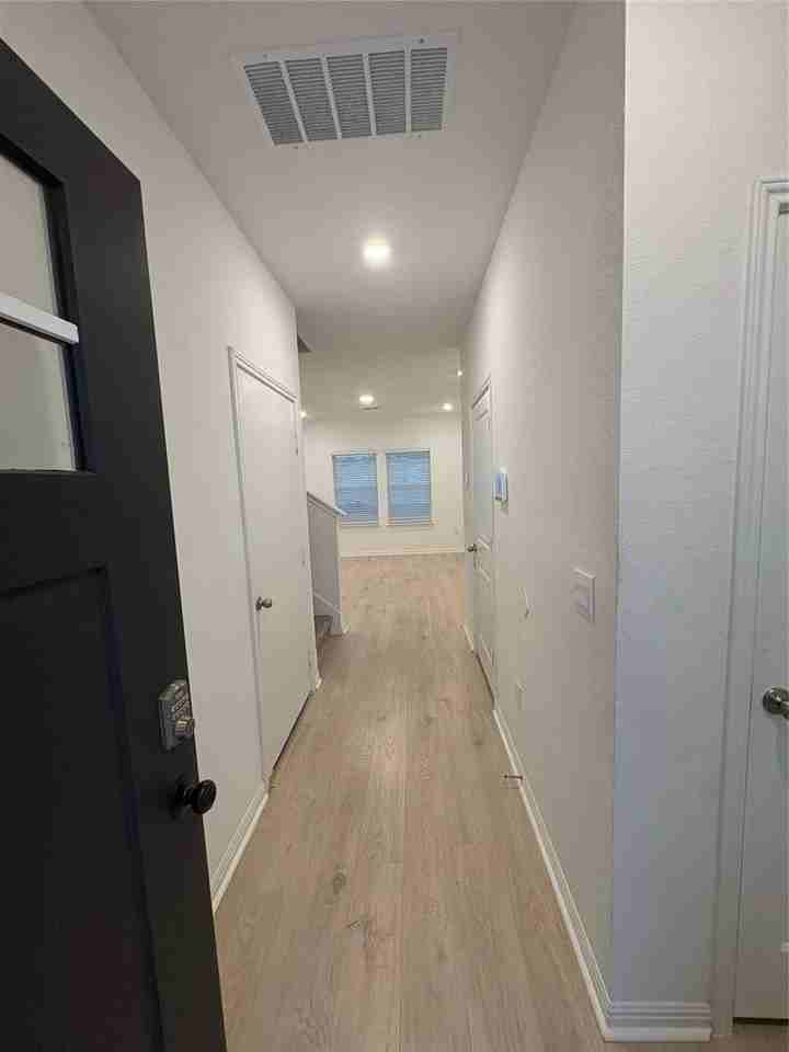 417 Lake Sweetwater Ln - Photo 2 of 44