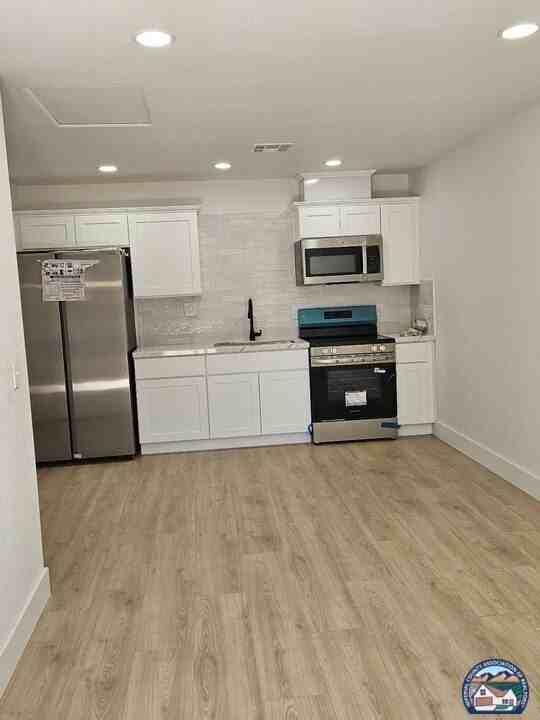 928 Virginia Way #A - Photo 2 of 3