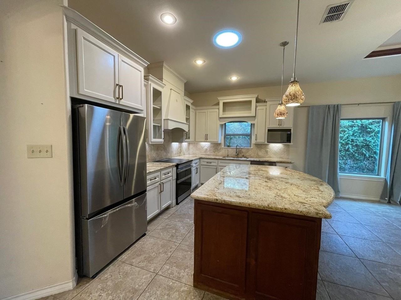 115 Calma Dr - Photo 7 of 20