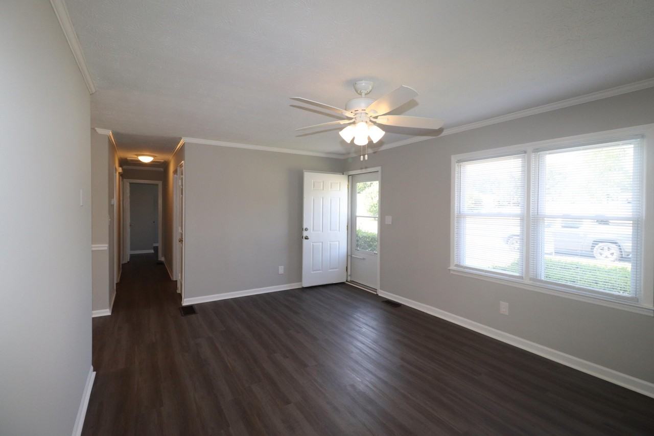 318 Laurel Ln - Photo 5 of 19