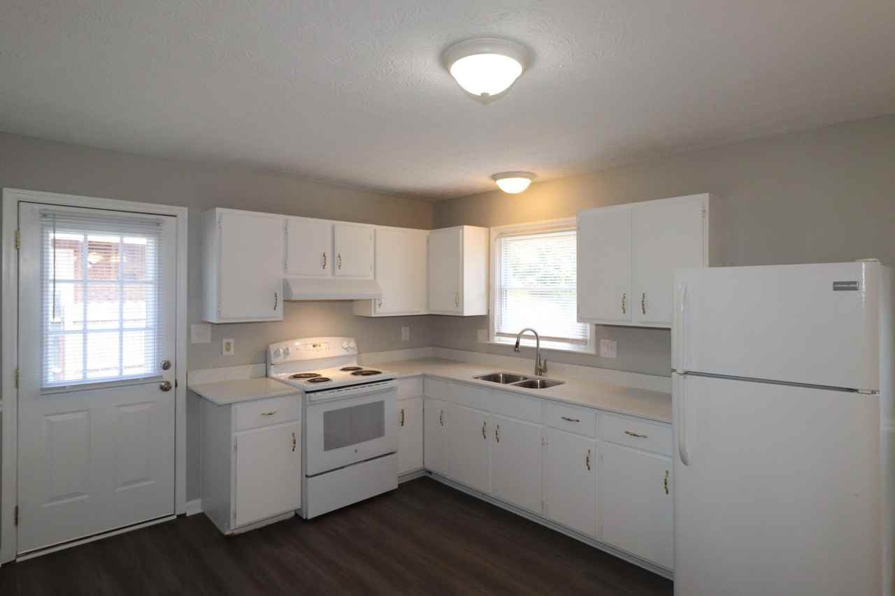 318 Laurel Ln - Photo 7 of 19