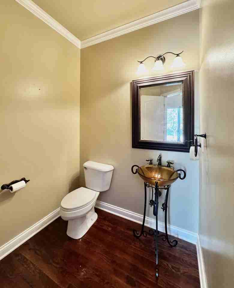 3020 Blackford Pkwy - Photo 4 of 49