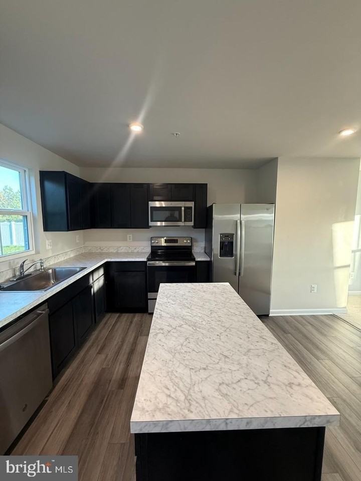 110 Mariners Way - Photo 5 of 22
