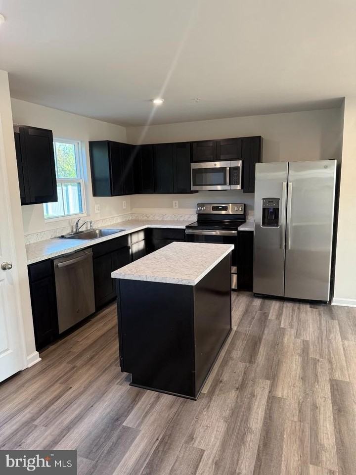 110 Mariners Way - Photo 6 of 22