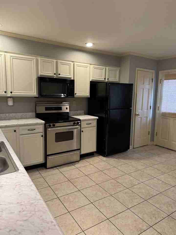 74 N Mclean Blvd #74 - Photo 4 of 11
