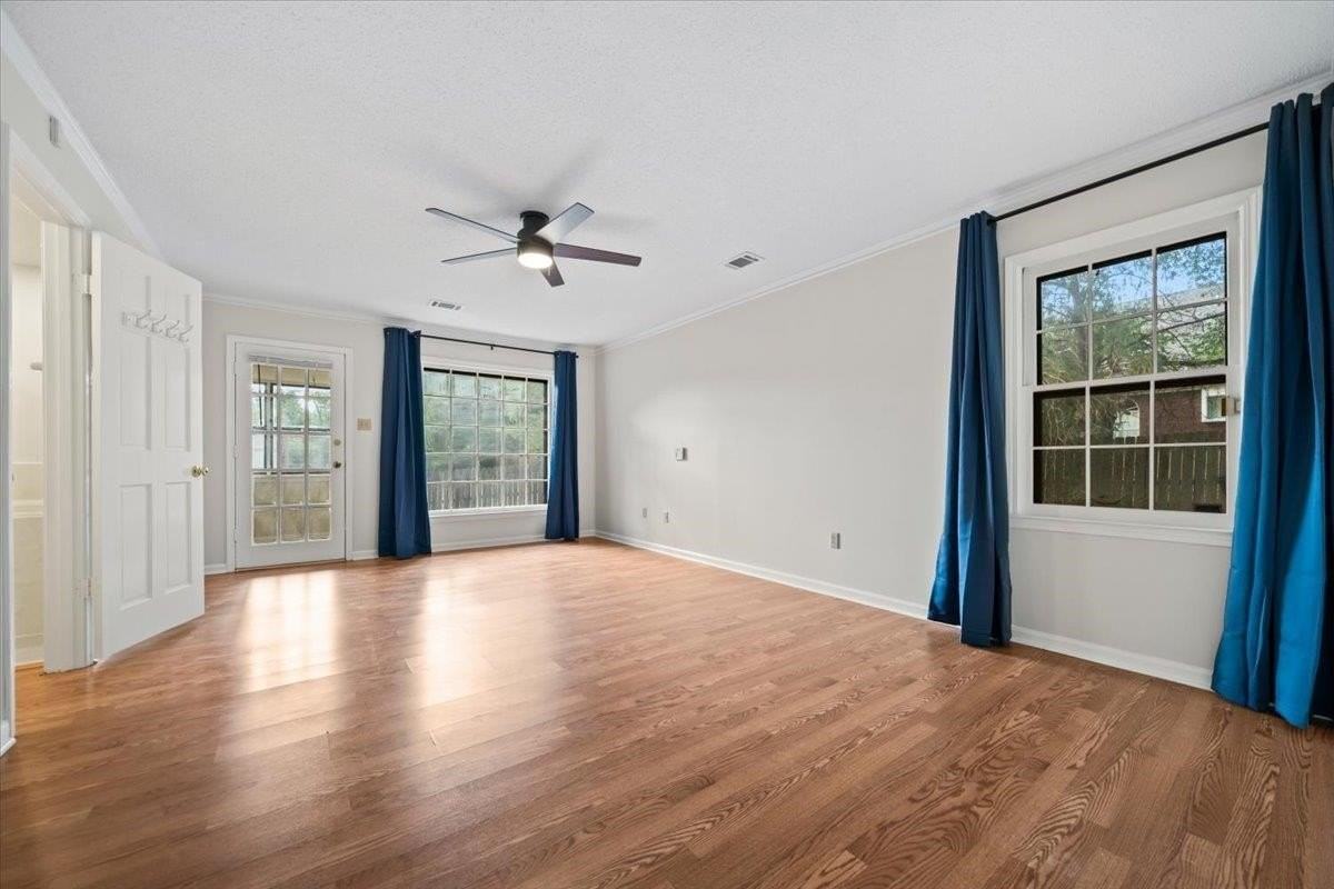 2777 Hacks Cross Rd - Photo 6 of 31