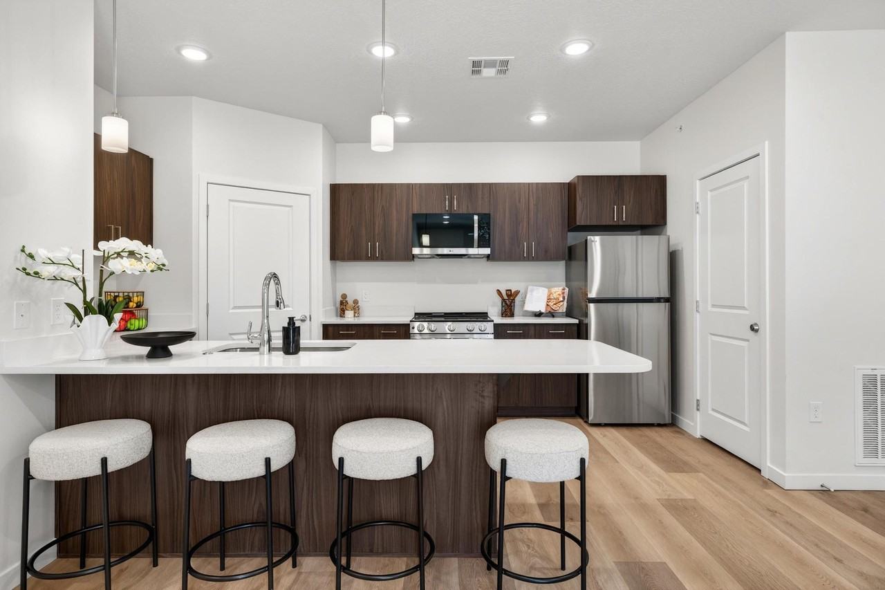Mountain View Apartments - Photo 3 of 49