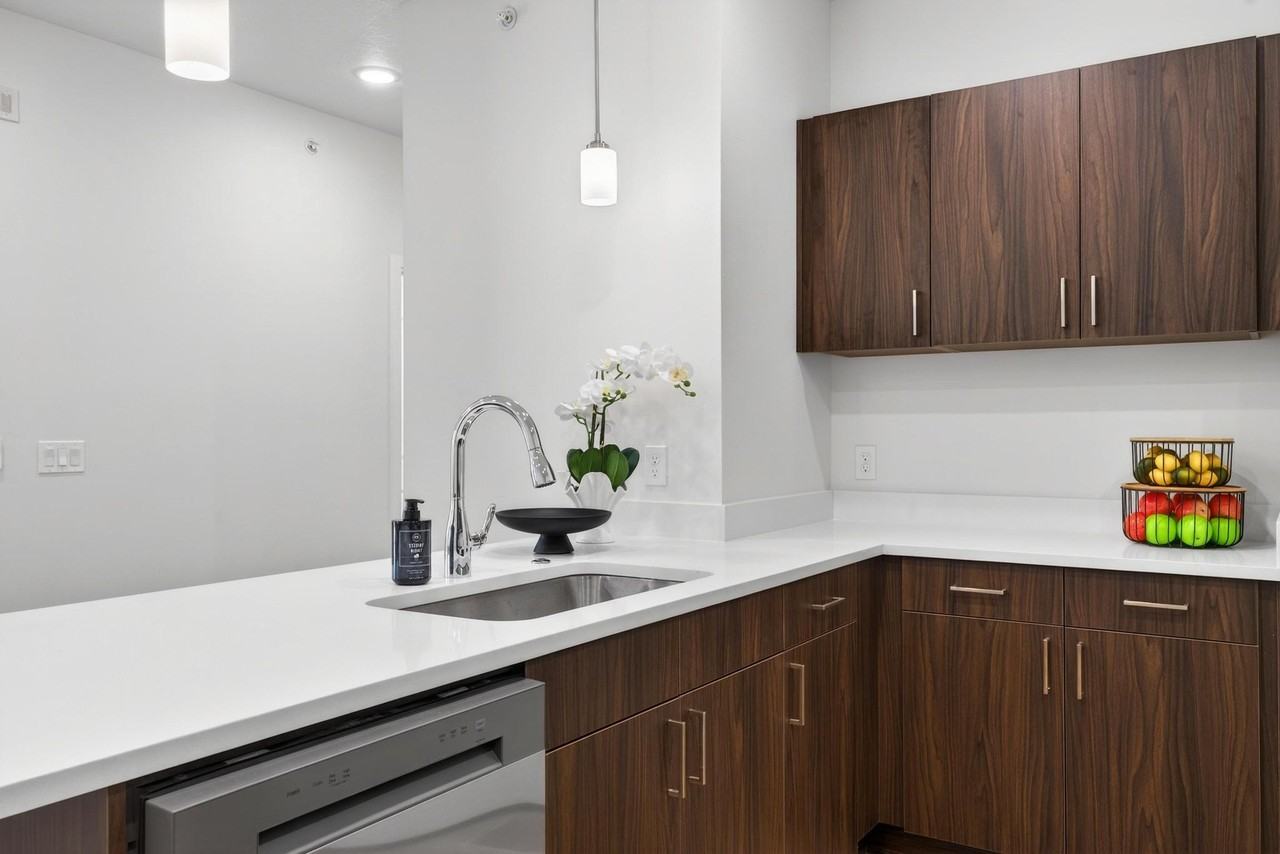 Mountain View Apartments - Photo 5 of 49