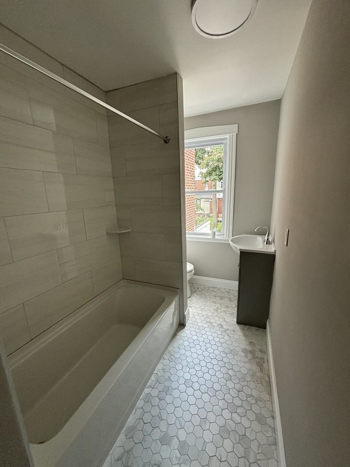 426 Middlesex St #1 - Photo 5 of 11