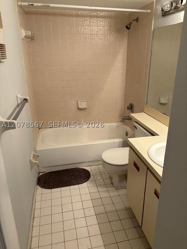 1157 Ne 210th Ter #1157 - Photo 5 of 9