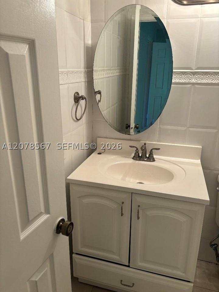 1157 Ne 210th Ter #1157 - Photo 7 of 9