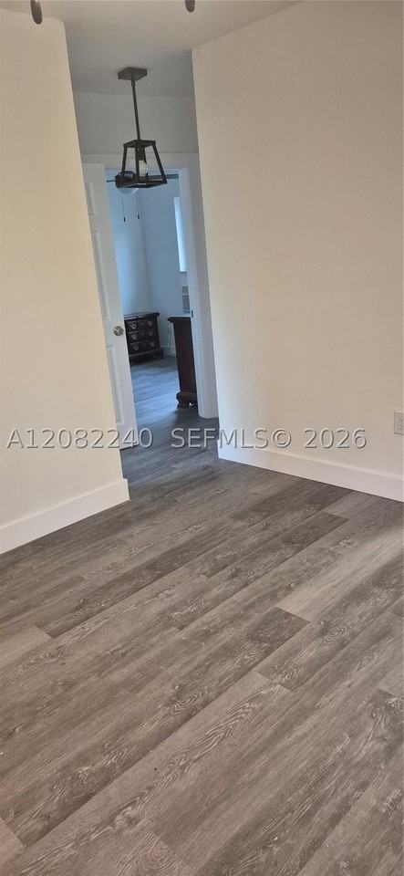 2142 Nw 27th St #2142 - Photo 7 of 10