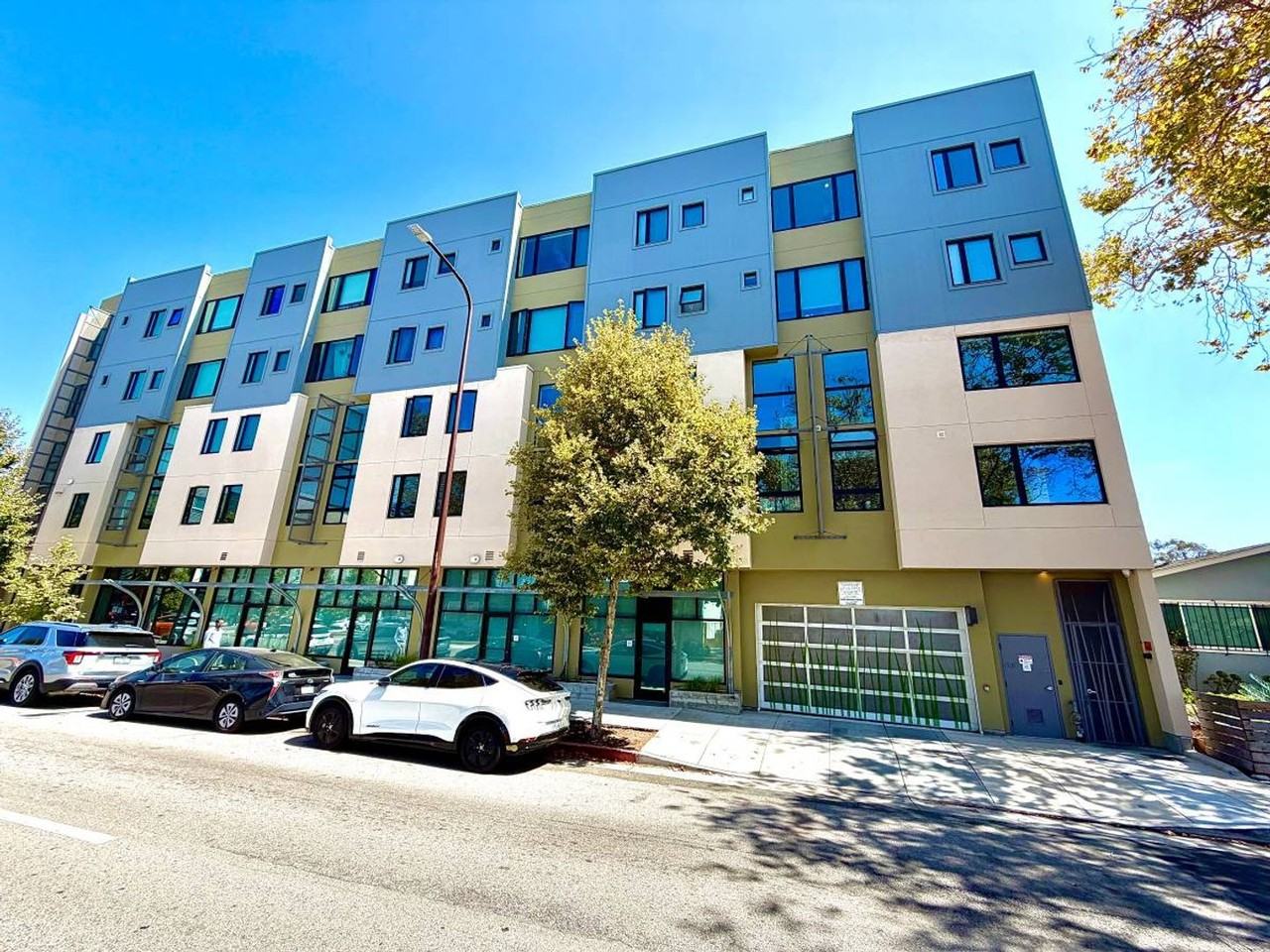 2747 San Pablo Ave #203 - Photo 2 of 22