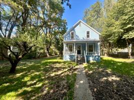 featured image of 811 E 4th Ave