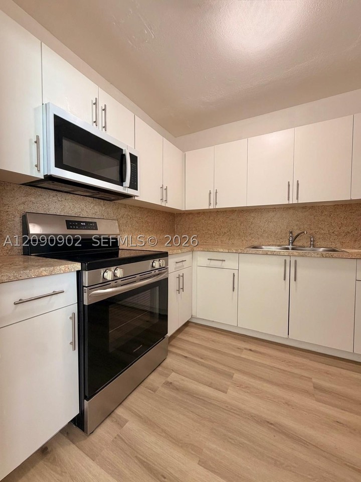 1252 Nw 58th St #1252 - Photo 6 of 13