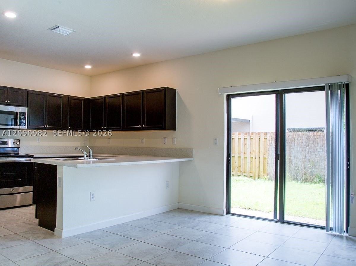 11422 Sw 248th Ln - Photo 7 of 22