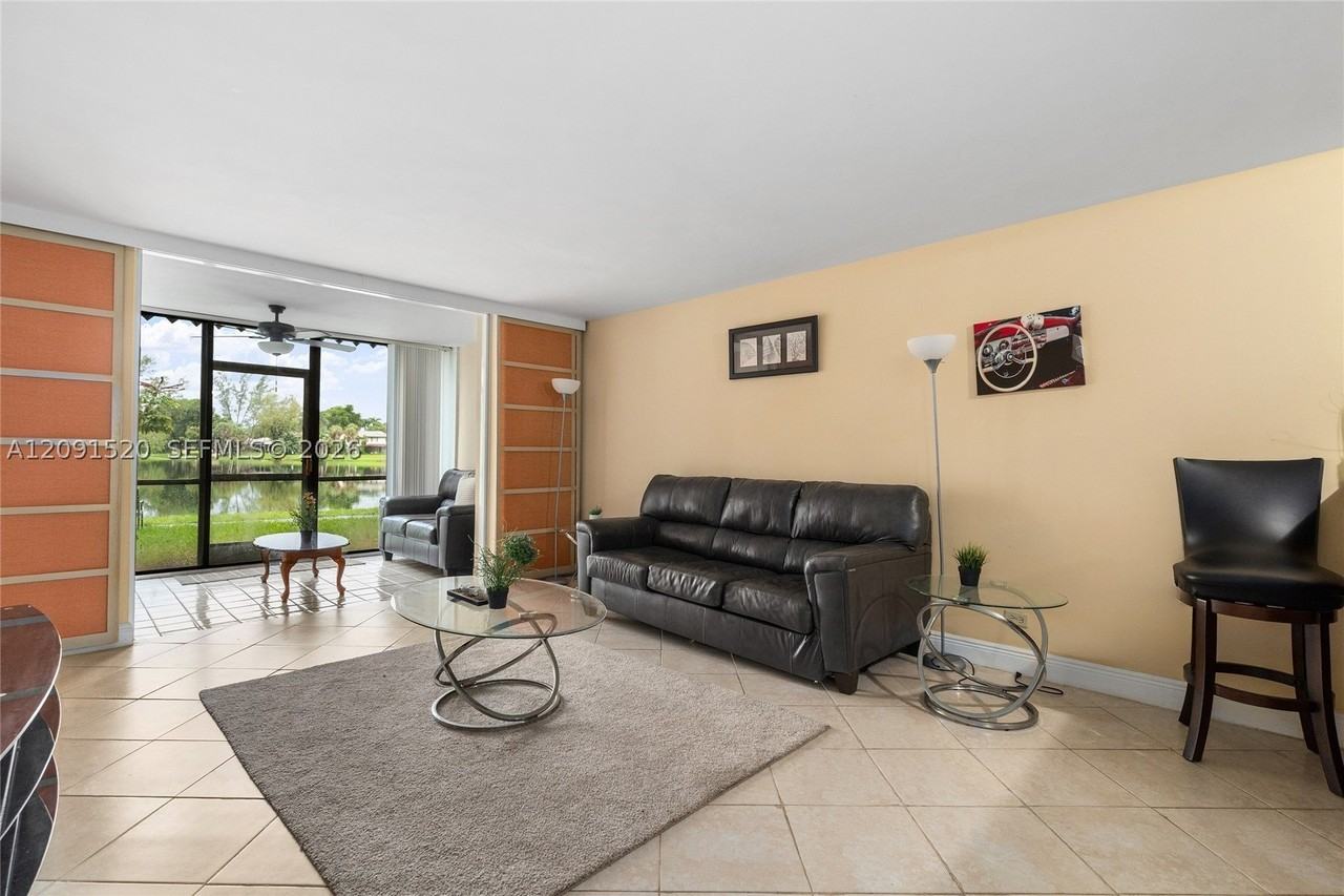 3710 Inverrary Dr #1D - Photo 7 of 39