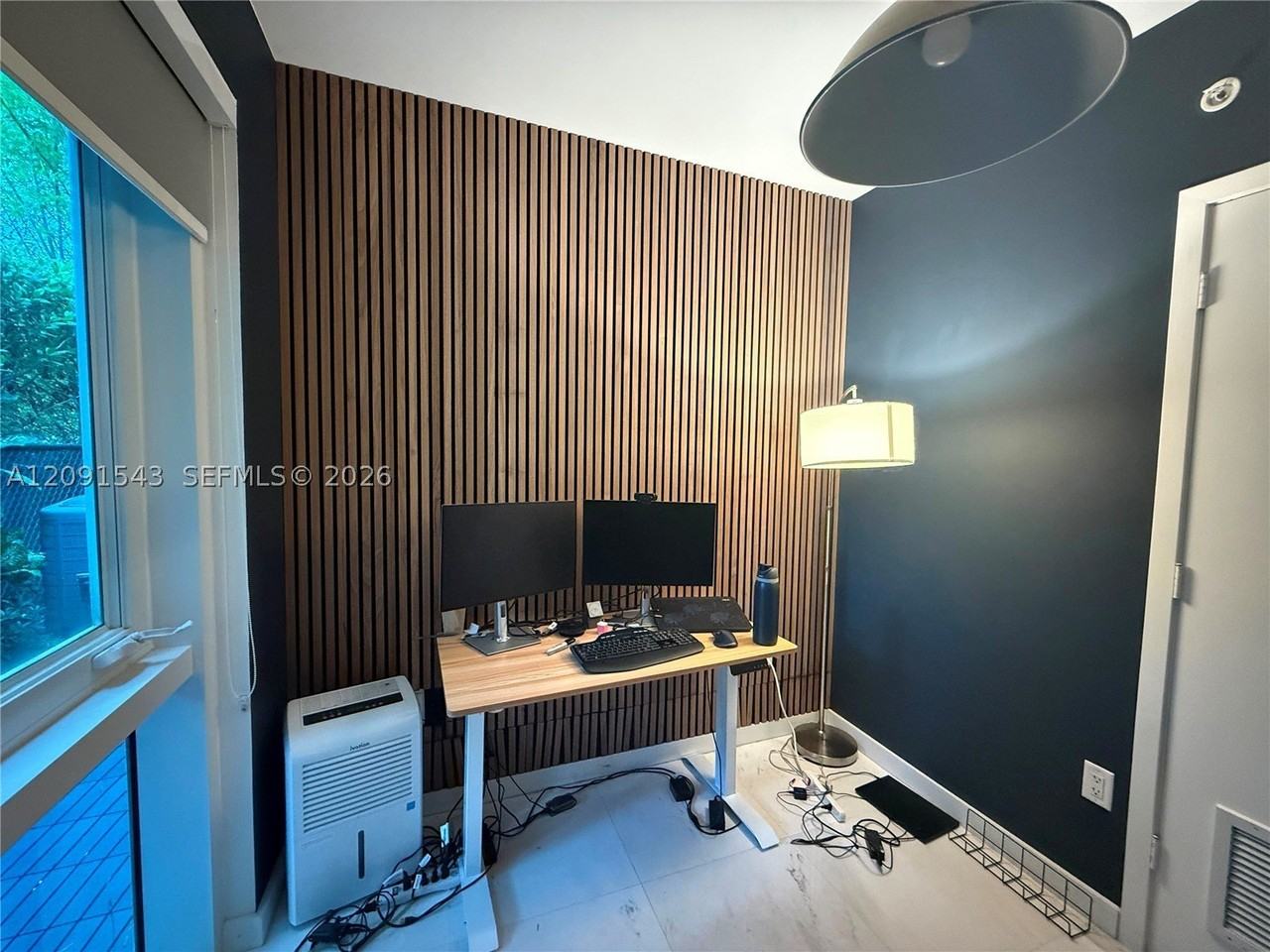 455 Ne 39th St #103 - Photo 7 of 44