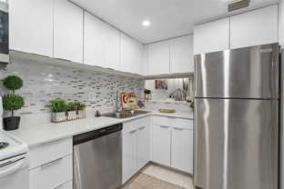 3670 Inverrary Dr #2R - Photo 1 of 1