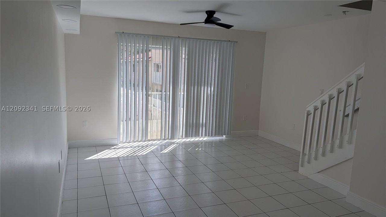 208 Riviera Cir #67-10 - Photo 5 of 18