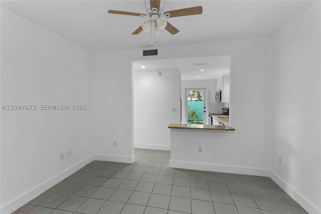 3625 S Douglas Rd #11 - Photo 3 of 23