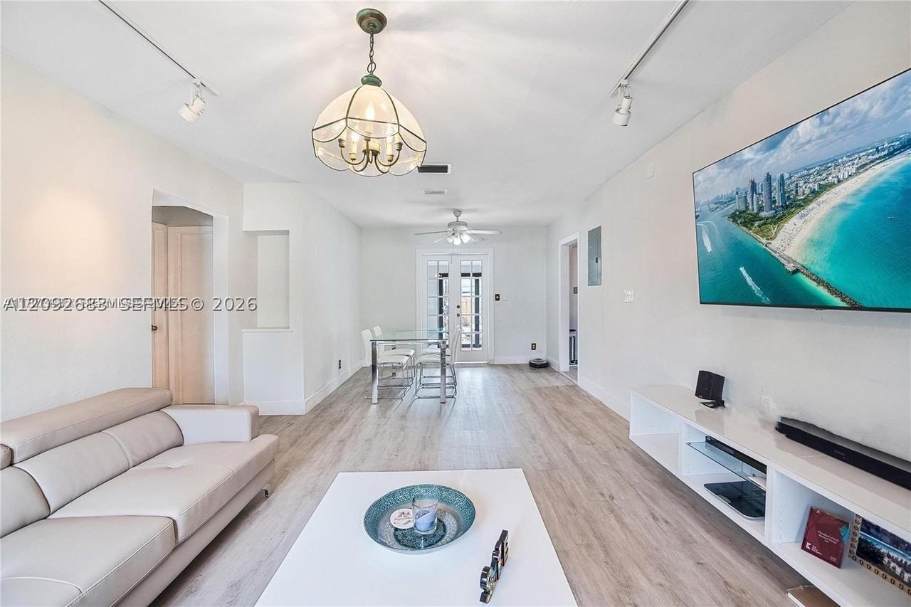 2520 Sw 20th St - Photo 5 of 25