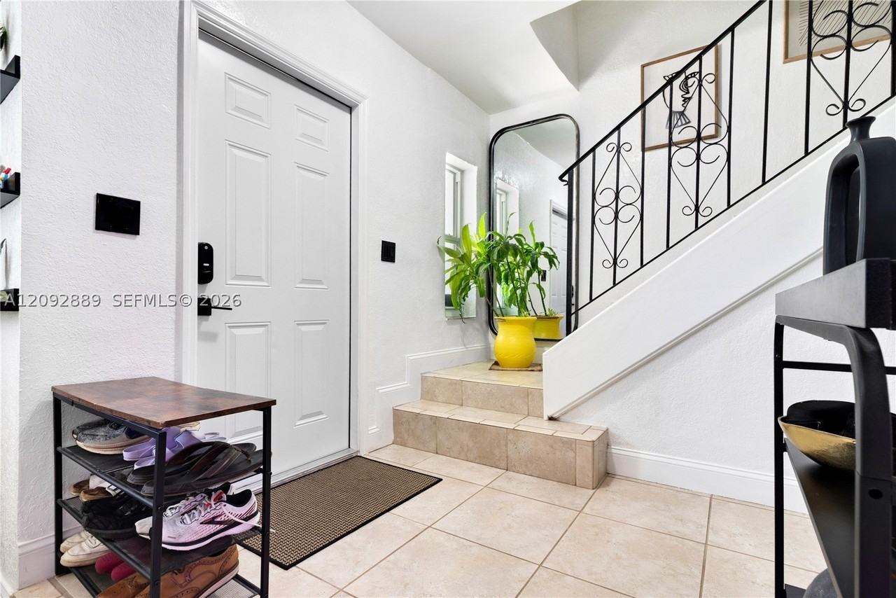 6217 Sw 78th St #2B - Photo 4 of 33