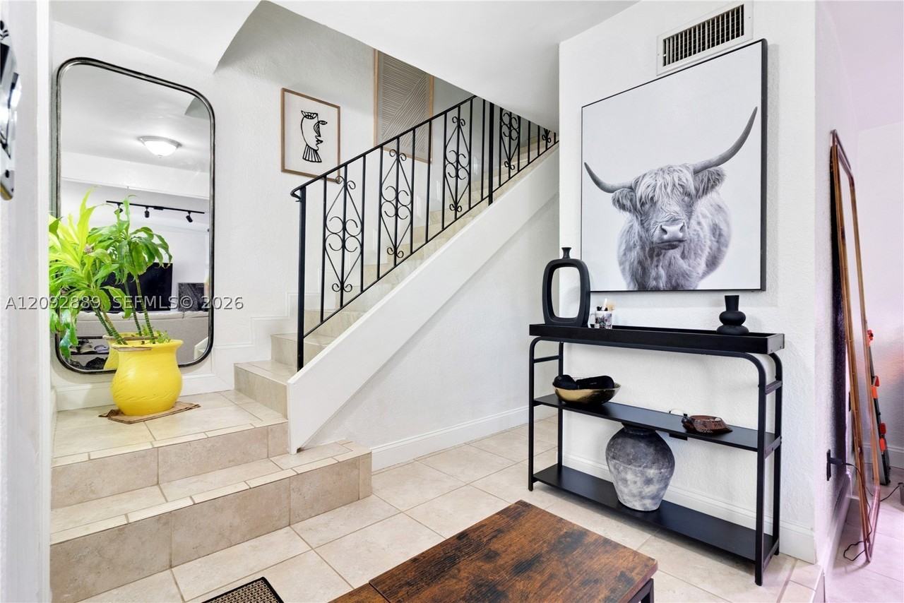 6217 Sw 78th St #2B - Photo 5 of 33