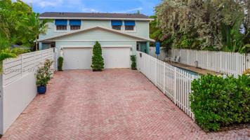 featured image of 663 Ponce De Leon Dr #2