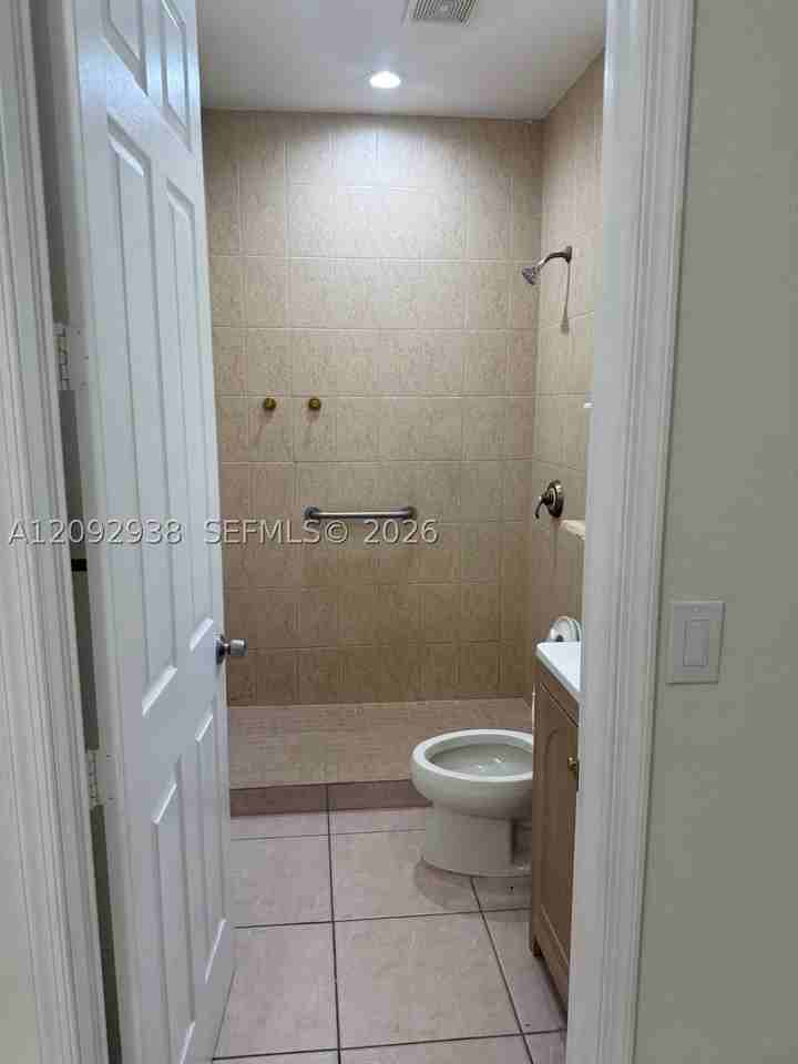 372 Sw 2nd St - Photo 7 of 10