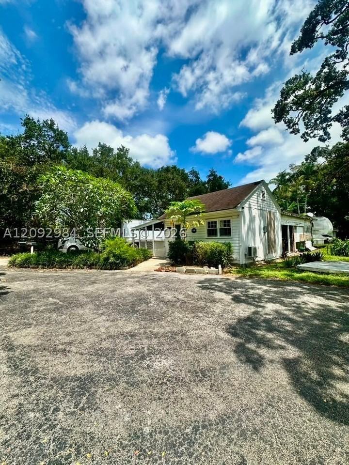 2151 N Krome Ave #1 - Photo 3 of 6