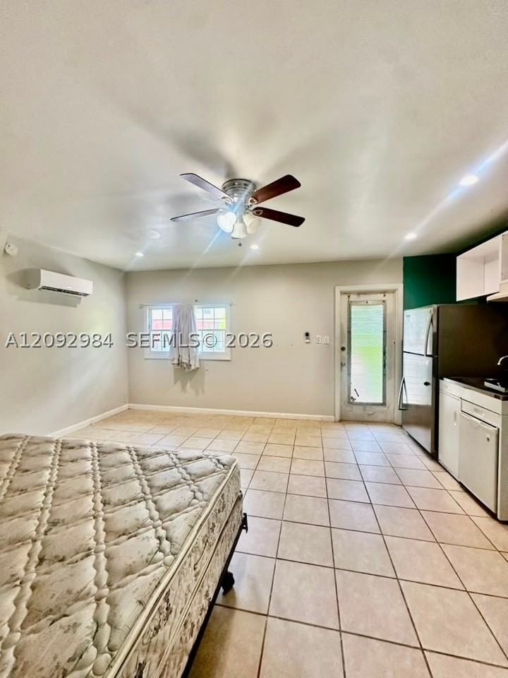 2151 N Krome Ave #1 - Photo 5 of 6
