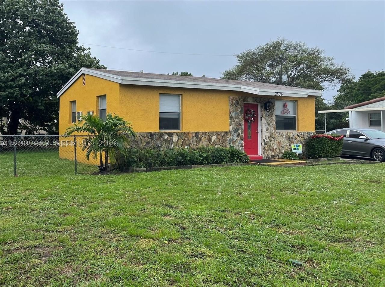 2306 Nw 13th St - Photo 2 of 18