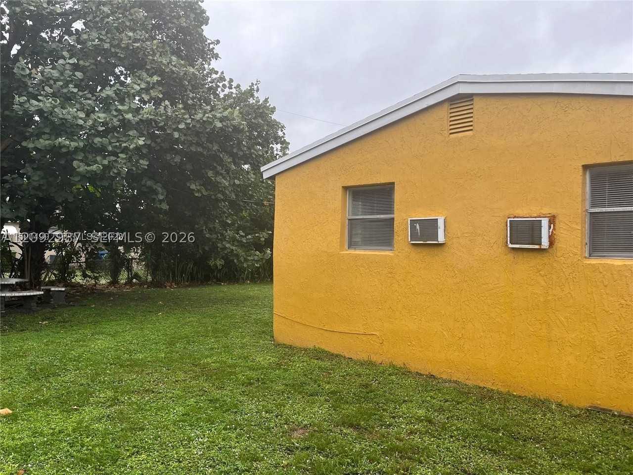 2306 Nw 13th St - Photo 5 of 18