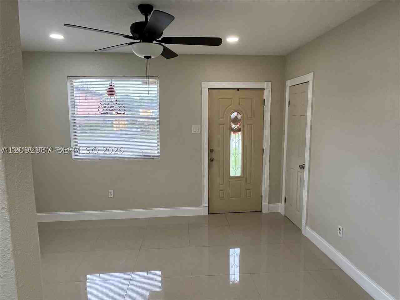 2306 Nw 13th St - Photo 6 of 18