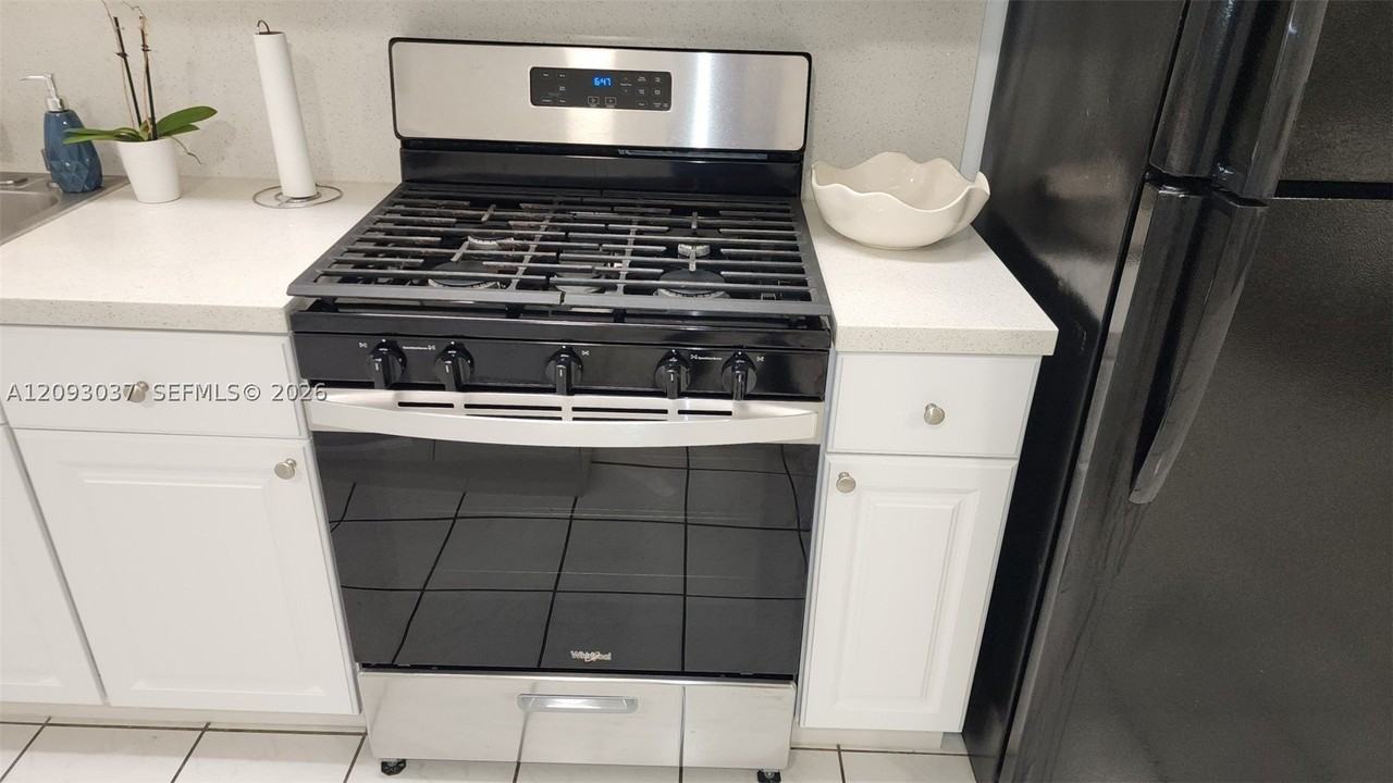 1921 Sw 83rd Ave #1 - Photo 6 of 12