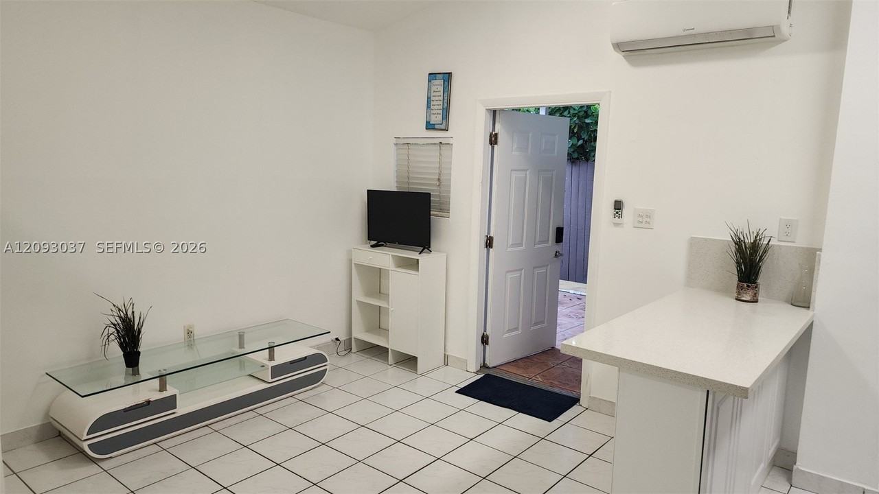 1921 Sw 83rd Ave #1 - Photo 7 of 12