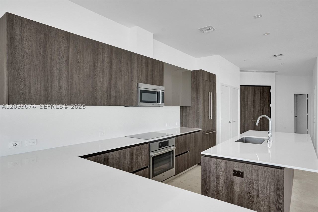 88 Sw 7th St #4011 - Photo 6 of 28