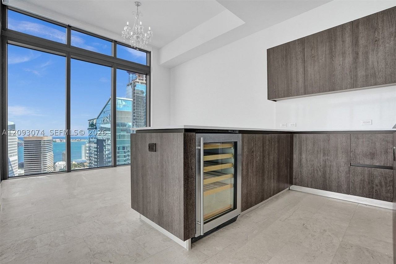 88 Sw 7th St #4011 - Photo 7 of 28