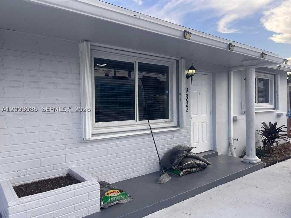 9332 Sw 40th Ter #9332 - Photo 3 of 23