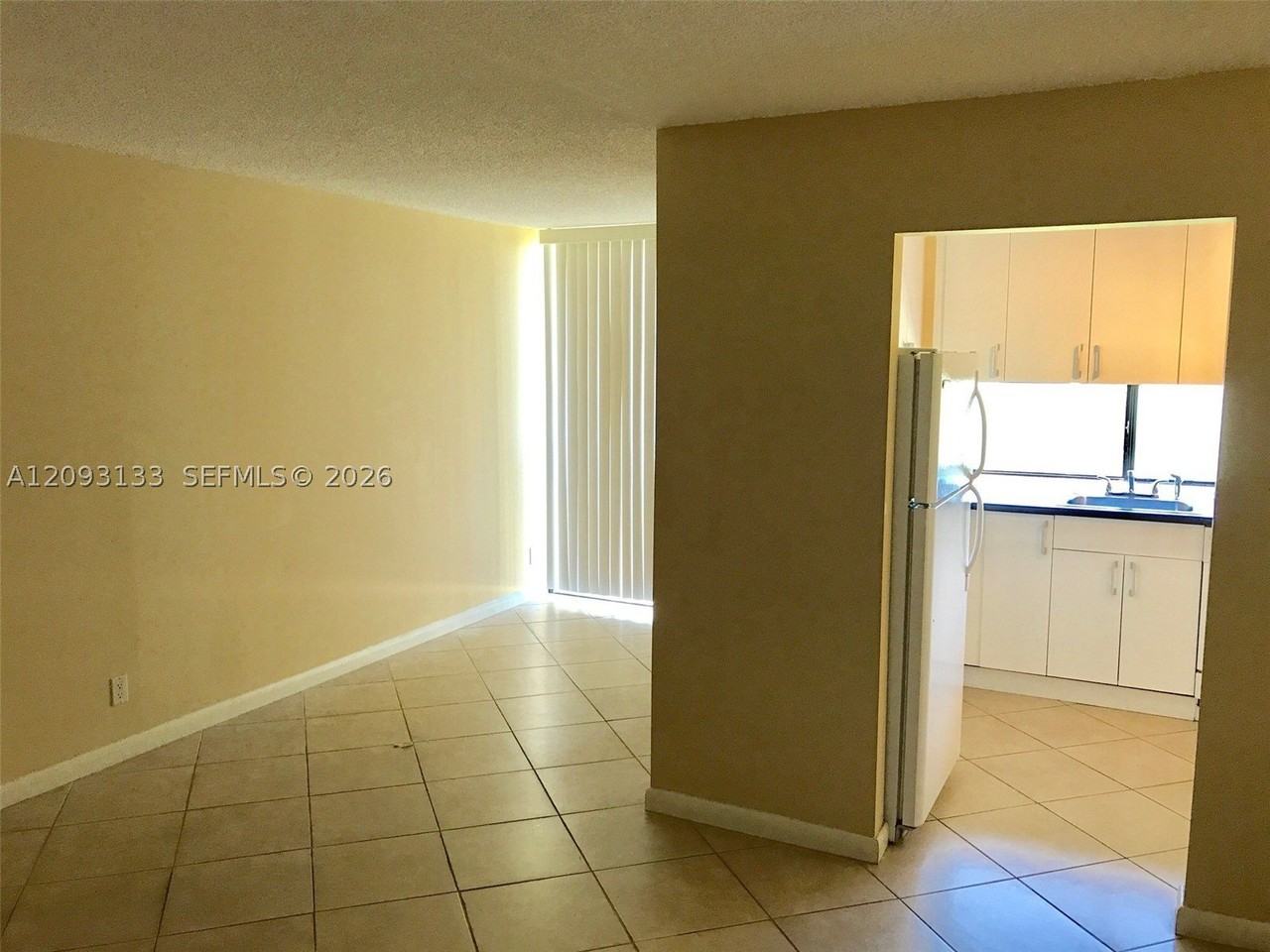 17121 N Bay Rd #720 - Photo 4 of 27