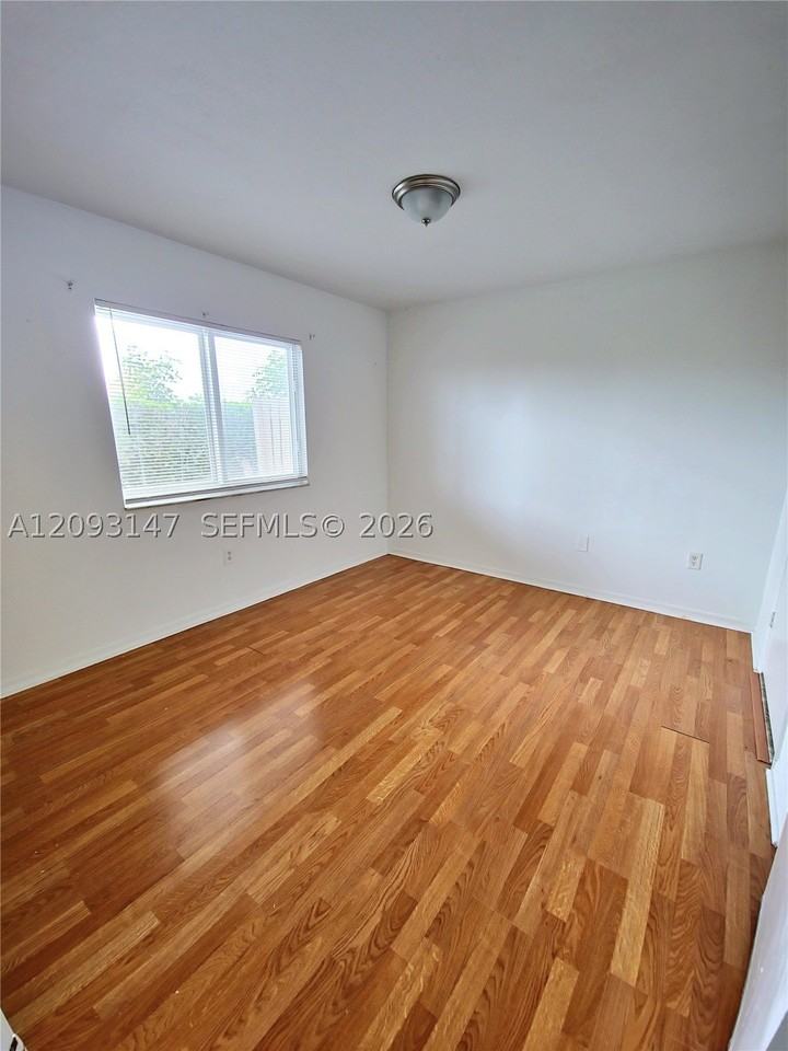 940 Ne 33rd Ter #102 - Photo 6 of 13